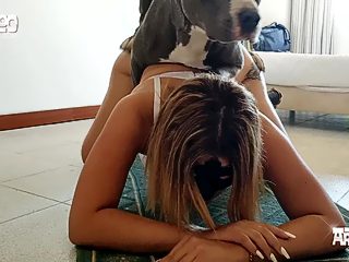 Dog fucks a woman